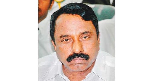 பொய்யான ஆவணங்களை வெளியிட்டு தவறான செய்தியைப் பரப்புகின்றனர்: கே.ஏ. செங்கோட்டையன்