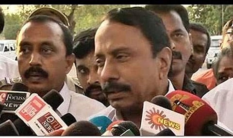 அதிமுக தலைமை அலுவலகத்தில் எம்எல்ஏக்கள் கூட்டத்தை நடத்த முடியாது: செங்கோட்டையன் பேட்டி