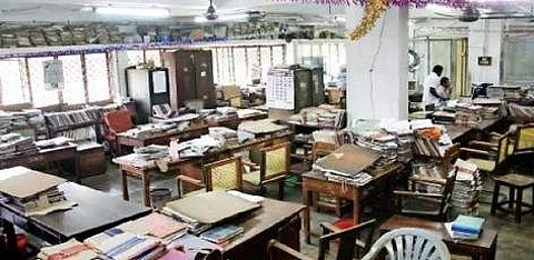 அரசு ஊழியர்கள் வேலை நிறுத்தம் செய்யலாமா? சட்டம் சொல்வதென்ன?