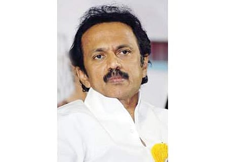 கல்வித் தொகையை மத்திய அரசிடம் கேட்டுப் பெற வேண்டும்