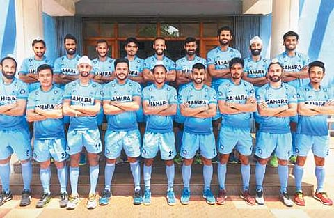 இந்திய அணியினர்.