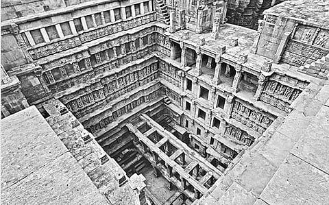 கருவூலம்: ராணியின் கிணறு!