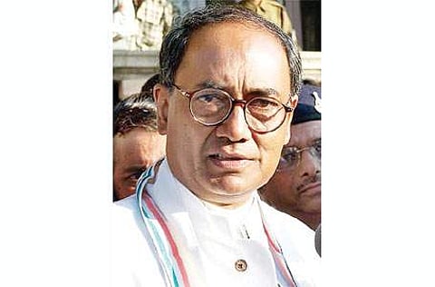 புல்வாமாவில் நடைபெற்றது விபத்து; பயங்கரவாத தாக்குதல் அல்ல: திக்விஜய் சிங் கருத்தால் சர்ச்சை