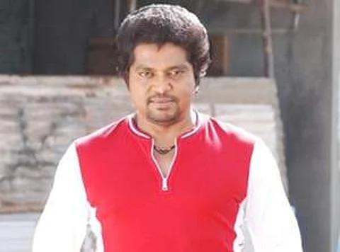 சசிகலா உறவினர் மீது ரூ.7 கோடி பண மோசடி புகார்!
