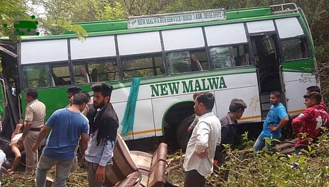ஹிமாச்சல் பிரதேசத்தில் பேருந்து விபத்து: 10 பேர் உயிரிழப்பு
