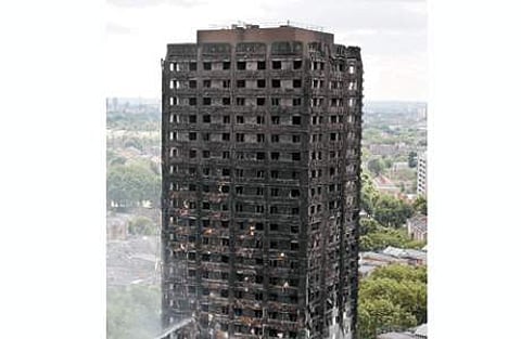 தீயில் கருகிய 'கிரீன்ஃபெல்' அடுக்குமாடி குடியிருப்பு.