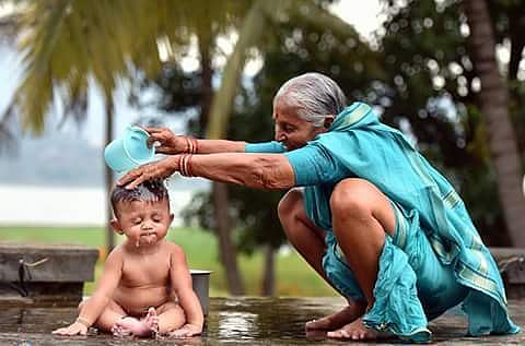 உங்க தாத்தா, பாட்டி எங்க இருக்காங்க? எப்படி இருக்காங்க? ஒரு நிமிஷம் யோசிங்க பிளீஸ்!