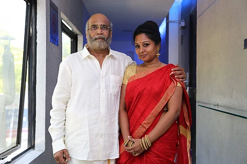 இயக்குநர் வேலு பிரபாகரன் - நடிகை ஷெர்லி தாஸ் திருமணப் புகைப்படங்கள்!