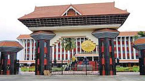 இறைச்சிக்காக மாடு விற்கத் தடை: மத்திய அரசுக்கு எதிராக கேரள பேரவையில் தீர்மானம்