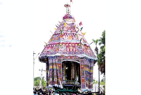 கோடியக்காடு குழகர் கோயில் தேரோட்டம்