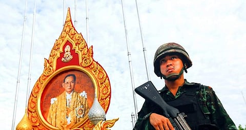 தாய்லாந்து அரச குடும்பத்தை முகநூலில் விமர்சித்தவருக்கு 30 ஆண்டு சிறை!