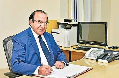 தலைமைத் தேர்தல் ஆணையராக வியாழக்கிழமை பொறுப்பேற்றுக் கொண்ட அச்சல் குமார் ஜோதி.