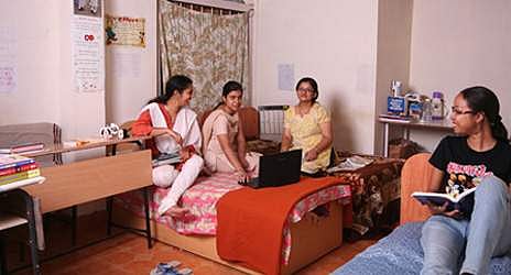 ஜிஎஸ்டியால் பெங்களூரில் எகிறவிருக்கும் ஹாஸ்டல், பேயிங் கெஸ்ட் கட்டணங்கள்!