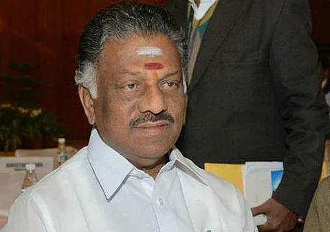 வேறு யாராவது இருந்திருந்தால் தற்கொலை செய்து கொண்டிருப்பார்கள்: அதிர வைத்த ஓபிஎஸ்!