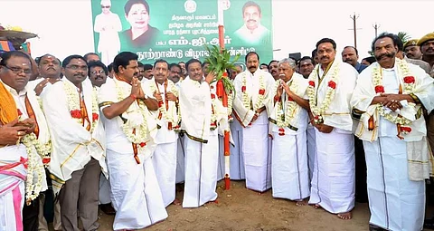 டிடிவி. தினகரனிடமிருந்து அழைப்பு எதுவும் வரவில்லை: அமைச்சர் திண்டுக்கல் சீனிவாசன்