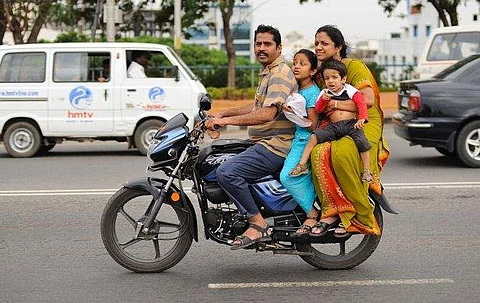 குழந்தைகளை நேசிப்பவர்கள், கட்டாயம் சாலை விதிகளைப் புறக்கணிக்க மாட்டார்கள்!