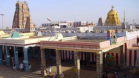 பழநி முருகன்.