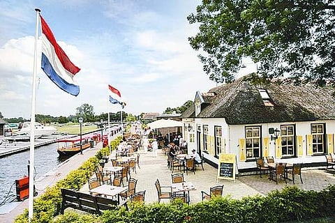 சுற்றுலா: ஹிதோன் ஒரு நீர் வழி கிராமம்