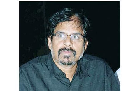 இயக்குநர் ஆர்கே செல்வமணிக்கு பிடிவாரண்ட்