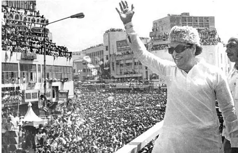 அதிமுக எனும் கட்சி உருவான கதை...