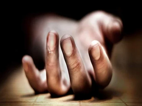 கடன் பிரச்னை: கூலித்தொழிலாளி குடும்பத்துடன் எலி மருந்து சாப்பிட்டு தற்கொலை முயற்சி