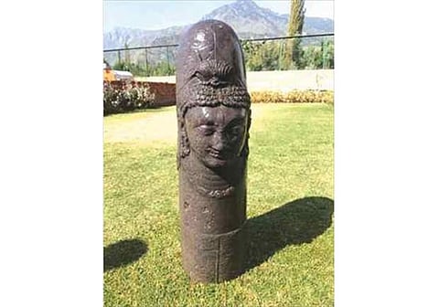 காஷ்மீரில் 6-ம் நூற்றாண்டை சேர்ந்த கல் சிவன் சிற்பம் கண்டெடுப்பு!