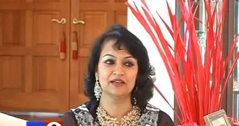 பூ மலர்ந்திட நடமிட்ட பொன்மயிலே... மாதவி ஃபேனா நீங்க?