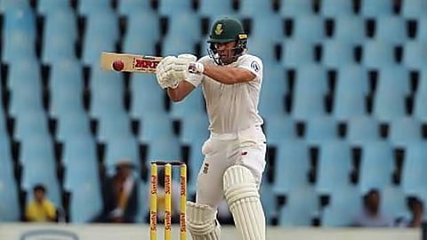 3-ஆம் நாள் ஆட்டம்: டிவில்லியர்ஸ் 50*, தென் ஆப்பிரிக்கா 118 ரன்கள் முன்னிலை