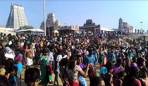 திருச்செந்தூரில் தைப்பூசத்தை முன்னிட்டு லட்சக்கணக்கானோர் சுவாமி தரிசனம்