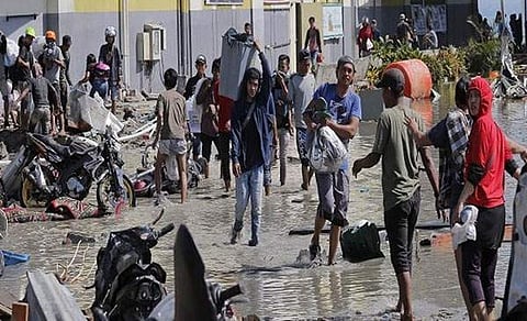 இந்தோனேஷியாவில் சுனாமி தாக்குதல்: பலி எண்ணிக்கை 1,203 - ஆக அதிகரிப்பு