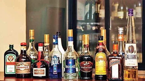 ஆர்டர் செய்தால் வீடு தேடி வரும் மது: மஹாராஷ்ட்ரா அரசின் மயக்கும் திட்டம்