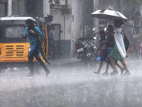 சென்னையில் பரவலாக மழை: மக்கள் மகிழ்ச்சி