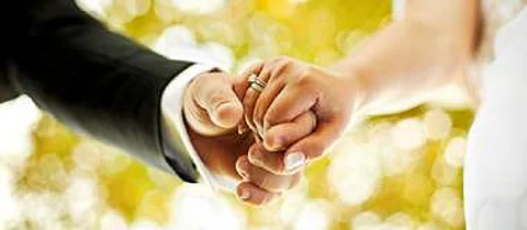 10. மலரினும் மெல்லிது..