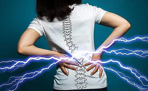 தாங்க முடியாத முதுகு வலியால் அவஸ்தை படுகிறீர்களா? இதோ தீர்வு!