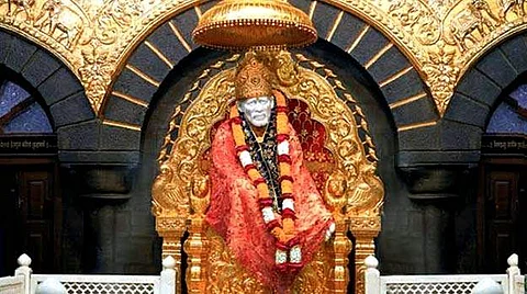 சீரடியில் உள்ள சாய்பாபா கோயிலில் உள்ள சிலையை வடித்தவர் யார் தெரியுமா? இதோ சுவாரஸ்யமான தகவல்கள்!