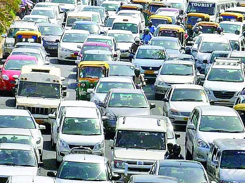 டிச. 1 முதல் வாகனங்களில் ஃபாஸ்டாக் சுங்கவரி அட்டை கட்டாயம்