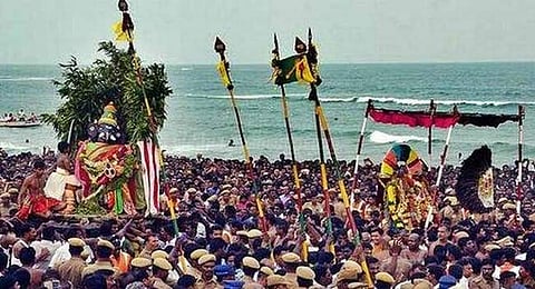 திருச்செந்தூரில் சூரபத்மனை வதம் செய்தார் மயில்வாகனன்!