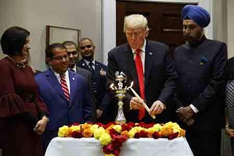 வெள்ளை மாளிகையில் அதிபர் டொனால்டு டிரம்ப்.
