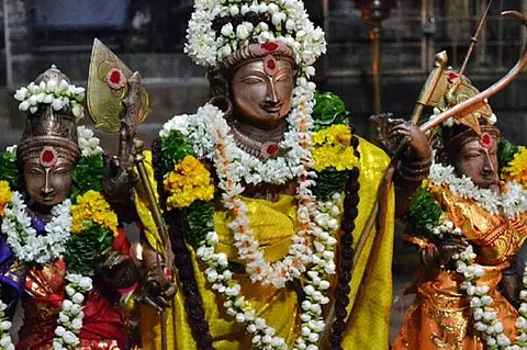 முருகனை வழிபட்டு வாழ்வில் வளம் பெறுவோம்