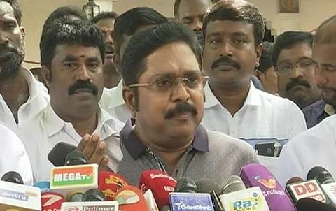 தனது அரசியல் அறிவு இவ்வளவுதான் என்பதை வெளிக்காட்டி இருக்கிறார் விஜய்: சர்கார் பற்றி டிடிவி தினகரன்