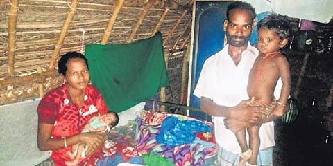 நாகப்பட்டினம்: நண்பன் பட பாணியில் மின்சாரம் இல்லாத மருத்துவமனையில் பிரசவித்த பெண்