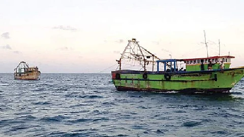 தமிழக மீனவர்கள் நால்வர் இலங்கை கடற்படையினரால் கைது