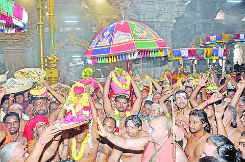 திருவானைக்கா சம்புகேசுவரர் கோயிலில் மகா கும்பாபிஷேகம்