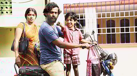 வாழ்க்கையிலிருந்து ஓர் எளிய சினிமா!