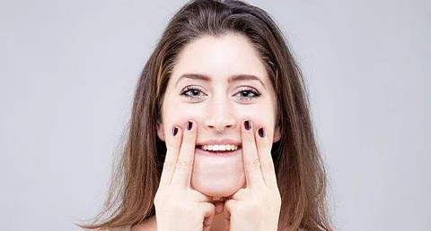 வாயில் மற்றும் உதட்டில் உண்டாகும் வெள்ளை நிறம் மறைய