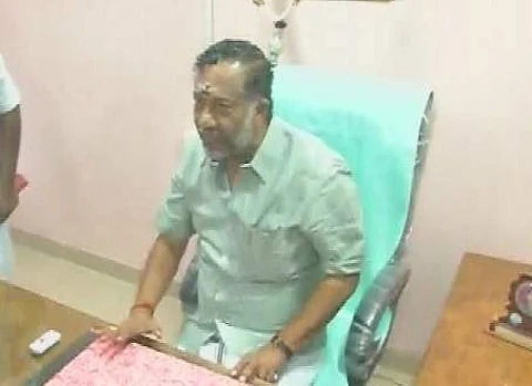 தேனி மாவட்ட பால் உற்பத்தியாளர் கூட்டுறவு சங்க தலைவராக ஓ.ராஜா செயல்பட இடைக்கால தடை