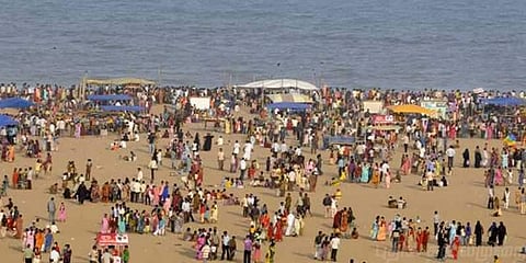 புத்தாண்டுக்குள் மெரினா கடற்கரையை தூய்மைப்படுத்த வேண்டும்: சென்னை மாநகராட்சிக்கு உயர் நீதிமன்றம் உத்தரவு