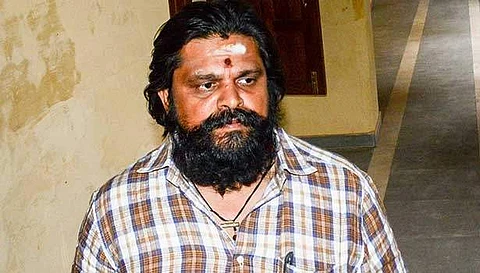 மறைந்த முதல்வர் ஜெயலலிதாவுக்கு முன்னாள் உதவியாளரின் கவிதை அஞ்சலி (வைரல் விடியோ)