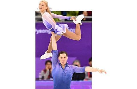 பனிச்சறுக்கு நடனத்தில் புருனோ- அல்ஜோனா ஜோடி.