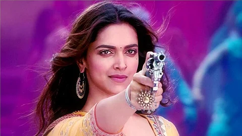 தீபிகா படுகோனுக்கு இது தேவையா? வைரலாக விமரிசிக்கும் சமூக வலைத்தளங்கள்! (படங்கள்)